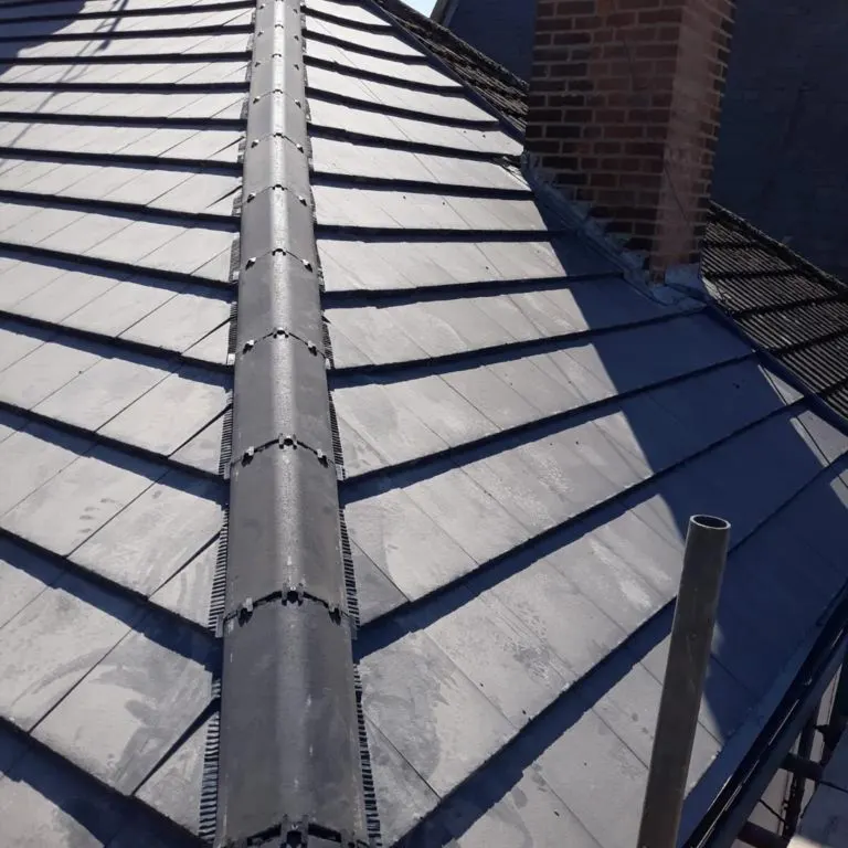 Slate roof with dry hip